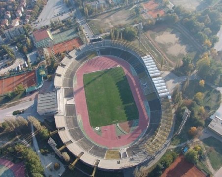 Кметът: Общината работи активно по стадион 