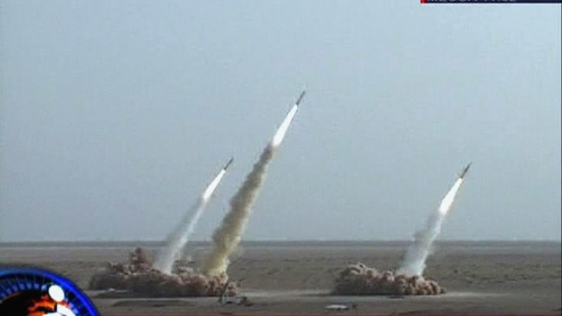 Изостряне на напрежението! Израел и Иран си размениха ракетни удари