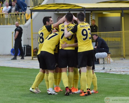 Ботев игра за честта си и спря Берое за Европа ВИДЕО