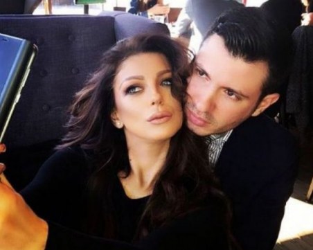 Емануела предложи брак на своя любим пред очите на стотици фенове