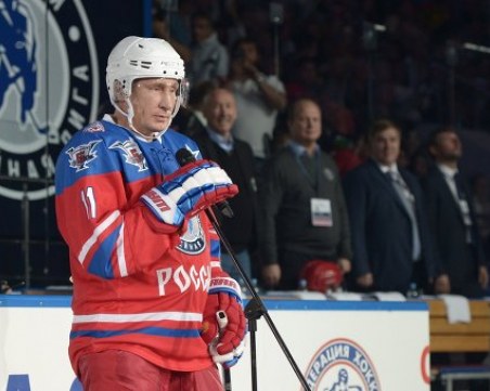 Истинска звезда! Путин наниза 5 гола в хокеен мач ВИДЕО