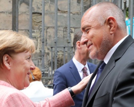 Премиерът Борисов застана зад българските тираджии при среща с Меркел