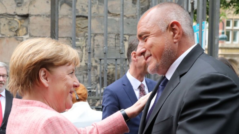 Премиерът Борисов застана зад българските тираджии при среща с Меркел