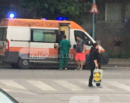 BMW блъсна момче на Пещерско! На мястото има линейка СНИМКИ