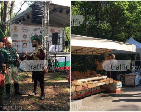 Музика и танци разтърсват Лаута! Започна Народният събор СНИМКИ