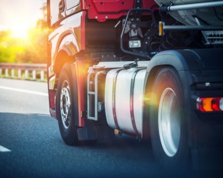 Над 1000 тира от Пловдив и страната излизат на протест срещу закона на Макрон