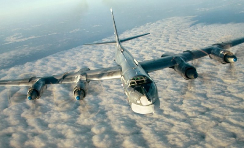 Американски изтребители прихванаха руски бомбардировачи над Аляска