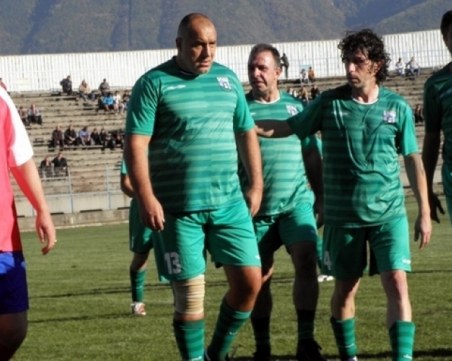 Бойко Борисов се завръща на терена! Извежда 