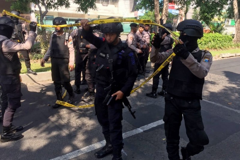 6-членно семейство извършило атентатите в Индонезия