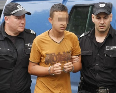 Асансьорното убийство на 11-годишната Никол: Изправиха пред съда тийнейджъра Иван