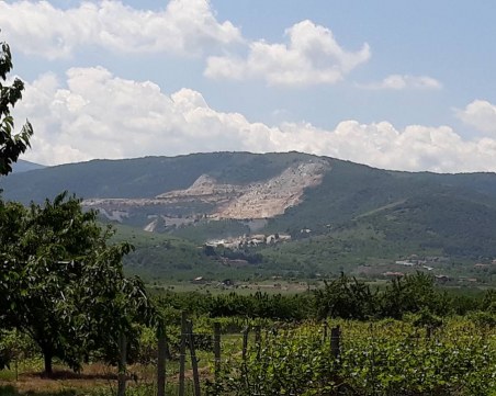 Белащица се готви за бунт! Хората са против “безумно“ разширяване на кариера СНИМКИ