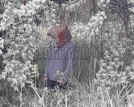 Мъж се обеси на плажа в Сарафово! Използвал акумулатор, за да се повдигне СНИМКА