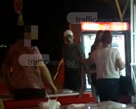 Пиян мъж с нож нападна персонал на дюнерджийница в Тракия СНИМКИ