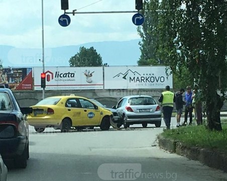 Три коли се помляха на изхода на Пловдив СНИМКИ