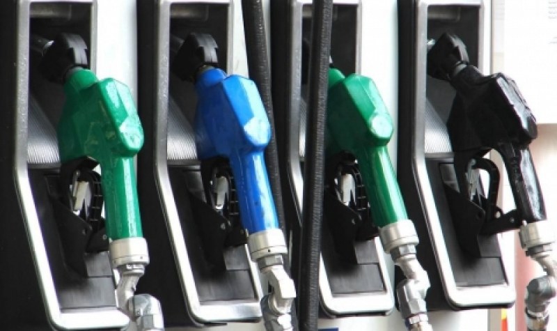 Бензиностанции опипват пазара - ще пробват 2,30 за литъра