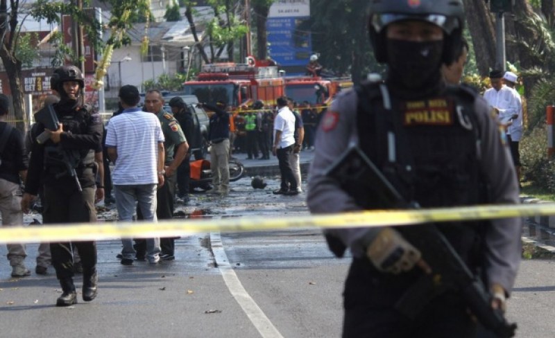 Десет души са ранени при нов атентат в Индонезия