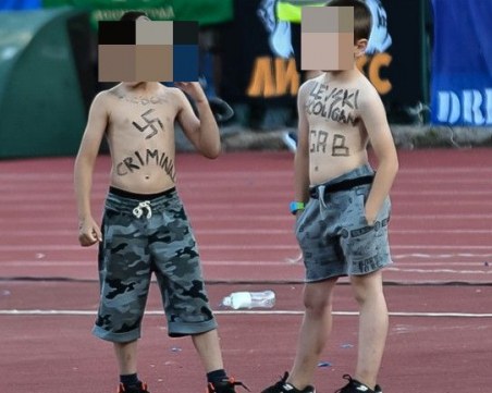 Бащата на детето, изрисувано със свастики: Видях знаците, когато детето слезе на пистата ВИДЕО