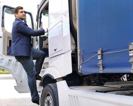 Чудо невиждано: Евродепутат Новаков ще пътува с ТИР от Брюксел до София