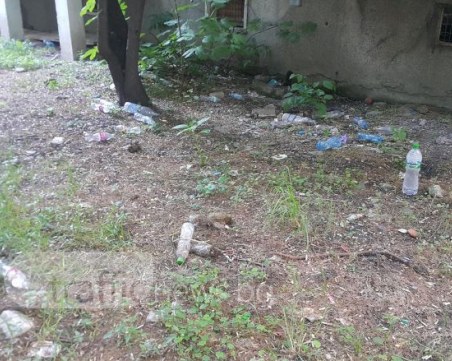 Грозно! А децата от Кършияка все някъде трябва да се събират, нали? ВИДЕО