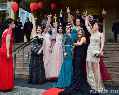 Ето къде и кога ще са абитуриентските балове в Пловдив тази година