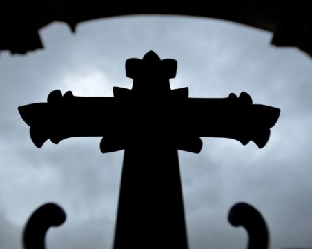 Ужасяващо кръщене в Кипър подкоси краката на стотици потребители ВИДЕО