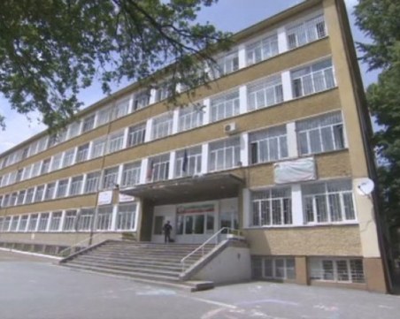 Повдигнаха обвинение на мъжа, нападнал първокласнички в столично училище