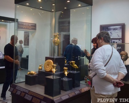 Златни артефакти плениха вниманието на стотици пловдивчани СНИМКИ