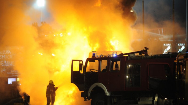Автобусът на “Цървена звезда“ се запали по време на празненствата ВИДЕО