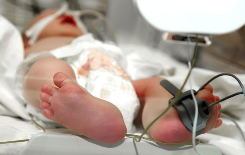 На косъм от смъртта: Лекари в Пловдив спасиха бебе на 2 дни с тежка инфекция