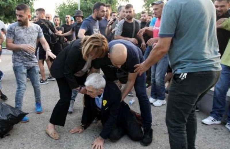 Пребиха кмета на Солун по време на церемония ВИДЕО