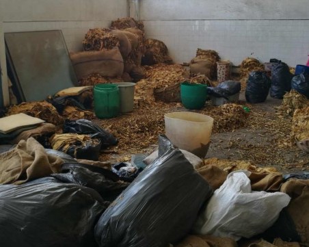 Удар в Столипиново! Разбиха работилница за преработка на тютюн