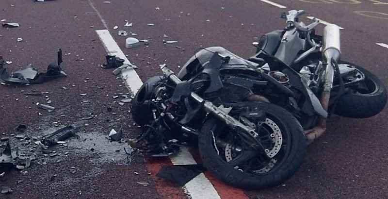 Тийнейджъри катастрофираха с мотор в Пловдив, водачът 18-годишен и без книжка