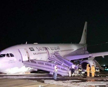 Над 50 са ранените в инцидента с пътническия самолет ВИДЕО