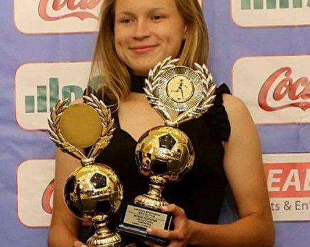 Пловдивчанка с призово класиране в анкетата на футболистите СНИМКИ