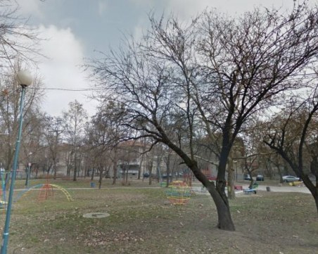 Полицаи откриха наркотици на детска площадка зад Бачи