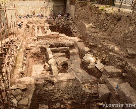 Зловеща находка от историята на Пловдив откриха археолози край Митрополията СНИМКИ