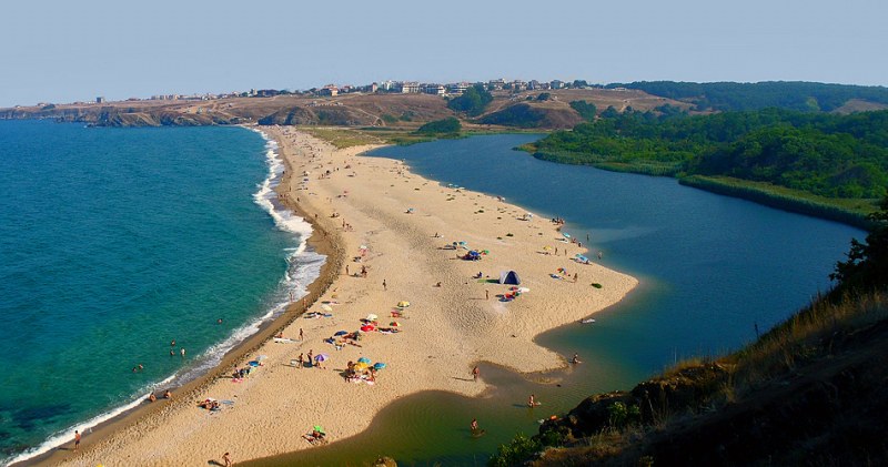 Близо 90 плажа на Черноморието остават неохраняеми
