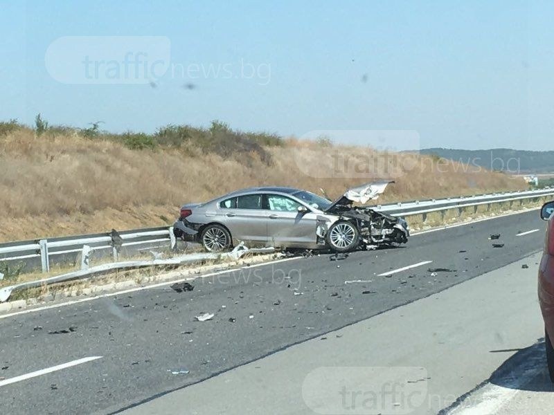 БМВ се заби в мантинела край Пловдив, водачът бил пиян