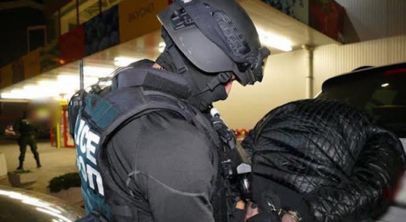 Полицаи и прокурори нахлуха в КАТ-Благоевград! Има задържани за корупция ВИДЕО