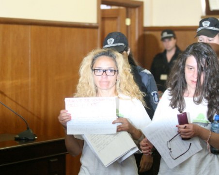 Иванчева писа до Цацаров - иска среща с медиите СНИМКА