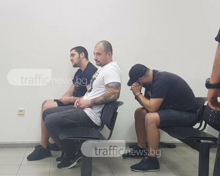 Докараха разделени в съда хулиганите от Колодрума, първи чуха присъдите феновете на ЦСКА СНИМКИ