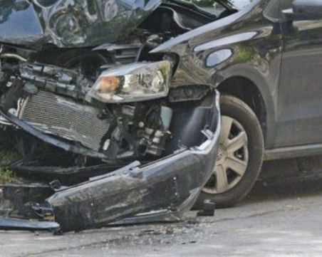 Сеат самокатастрофира в Кършияка, водачът бил мъртво пиян