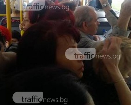 Рейсовете претъпкани за празника, няма въздух СНИМКИ