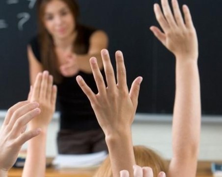 Десетки пловдивски учители ще получат награди днес