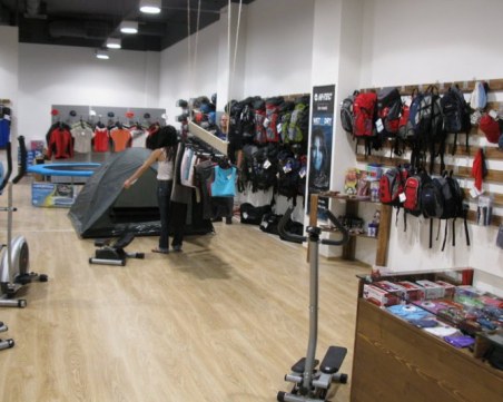 Пловдивчанин се опита да отмъкне дрехи за над 100 лева от спортен магазин