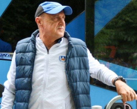 Решиха съдбата на треньора Делио Роси в Левски