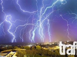 Съвети за безопасност при гръмотевична буря