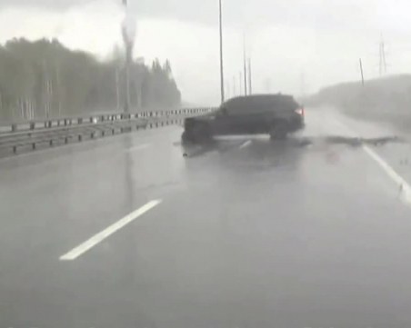 Вижте какво да правим при аквапланинг