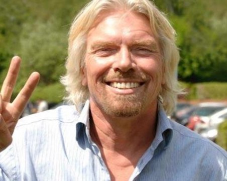 Ричард Брансън ще става астронавт! Започна тренировки