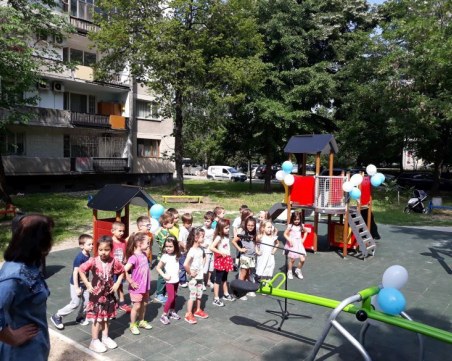 Нова детска площадка радва малчуганите в парк “Сърнена гора“ СНИМКИ
